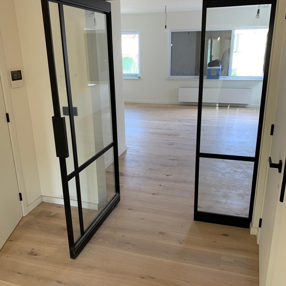 PLAATSING GLAZEN DEUR - Malaj Projects - Algemene Bouw- en Renovatiewerken