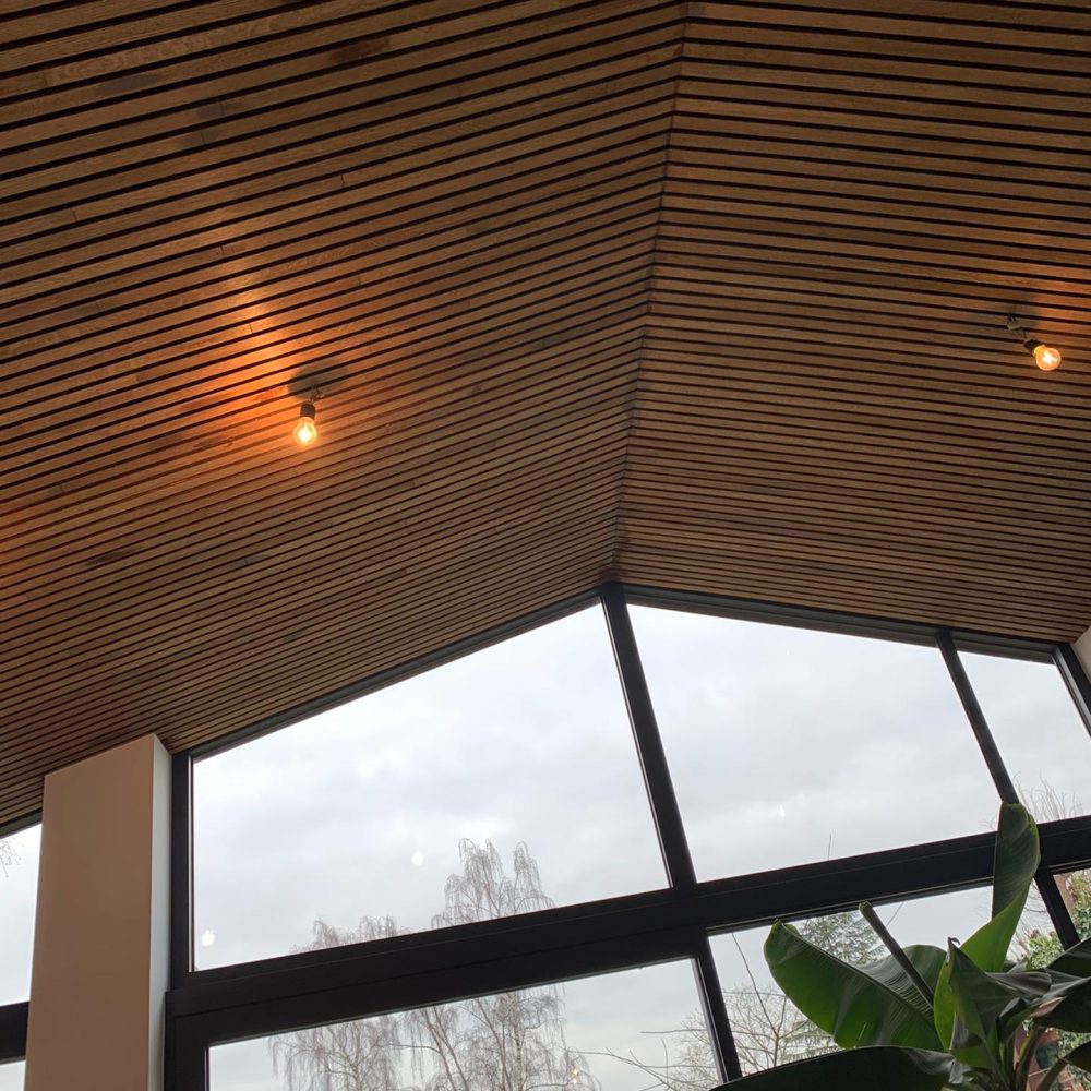 HOUTEN PLAFONDBEKLEDING - Malaj Projects - Algemene Bouw- en Renovatiewerken